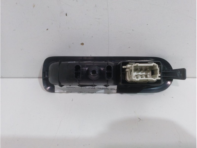 Recambio de mando elevalunas trasero izquierdo para renault scenic ii grand dynamique referencia OEM IAM   