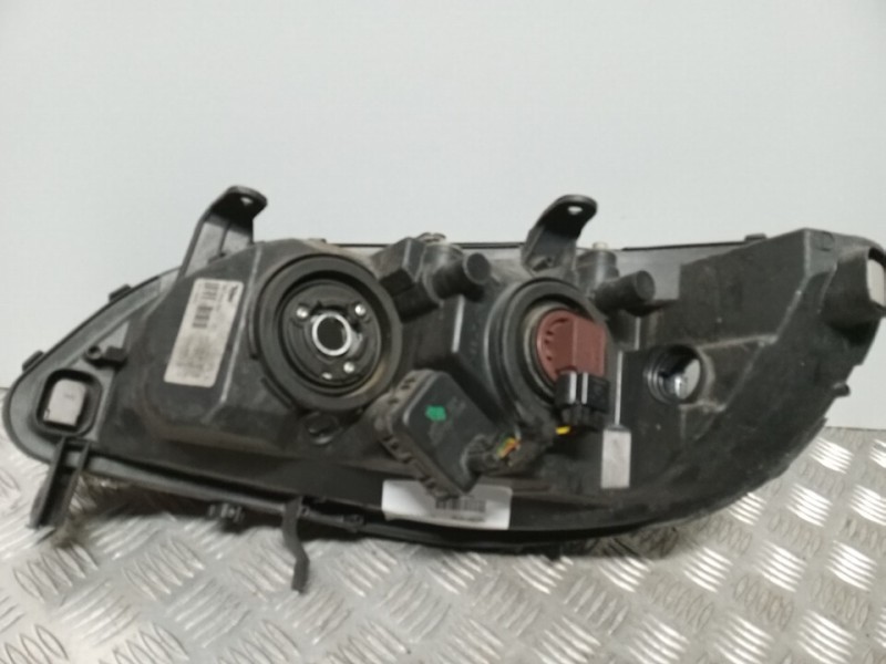 Recambio de faro derecho para opel zafira a elegance referencia OEM IAM 09118792  