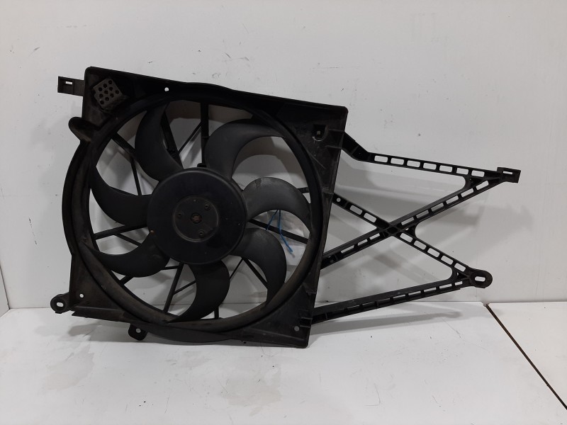 Recambio de electroventilador para opel zafira a elegance referencia OEM IAM 90570739 0130303245 