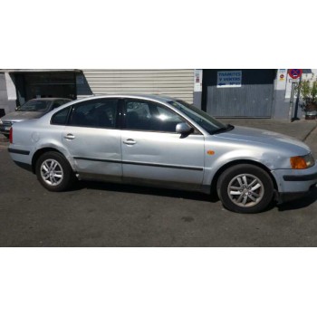 VOLKSWAGEN PASSAT BERLINA (3B2)