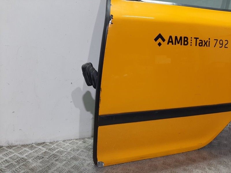 Recambio de puerta trasera izquierda para skoda octavia berlina (1z3) ambition referencia OEM IAM 1Z5833055 AMARILLO 