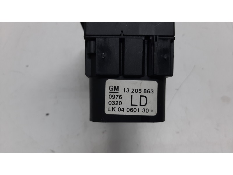 Recambio de mando luces para opel zafira b cosmo referencia OEM IAM 13205863  