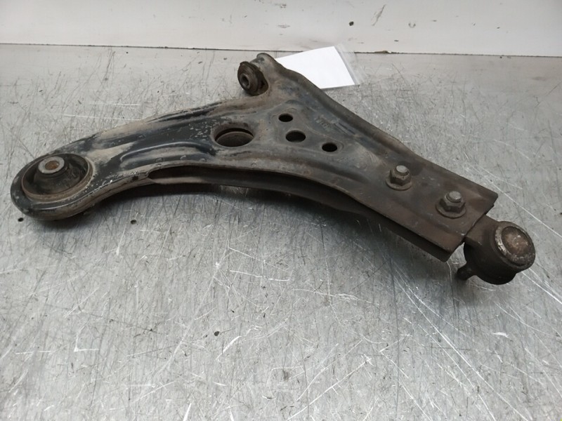 Recambio de brazo suspension inferior delantero izquierdo para chevrolet kalos 1.2 se referencia OEM IAM 96870465  