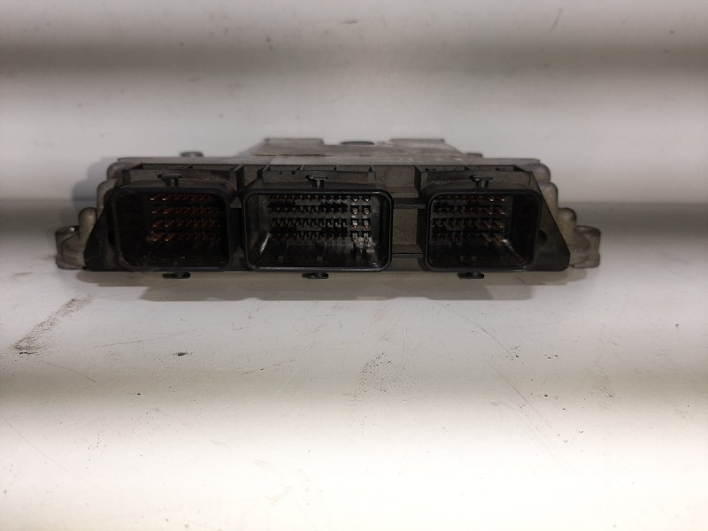Recambio de centralita motor uce para citroën c4 berlina collection referencia OEM IAM 0281011863  