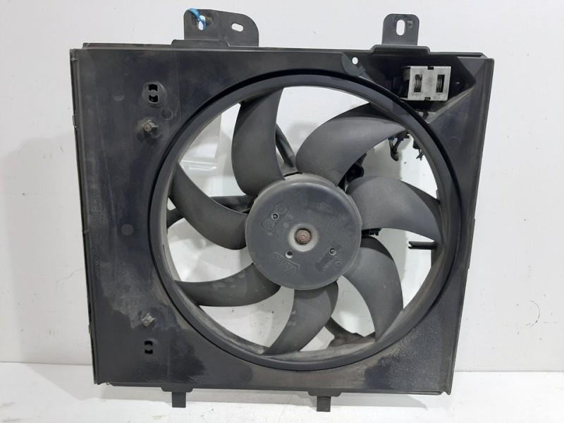 Recambio de electroventilador para peugeot 207 confort referencia OEM IAM 9682902080  