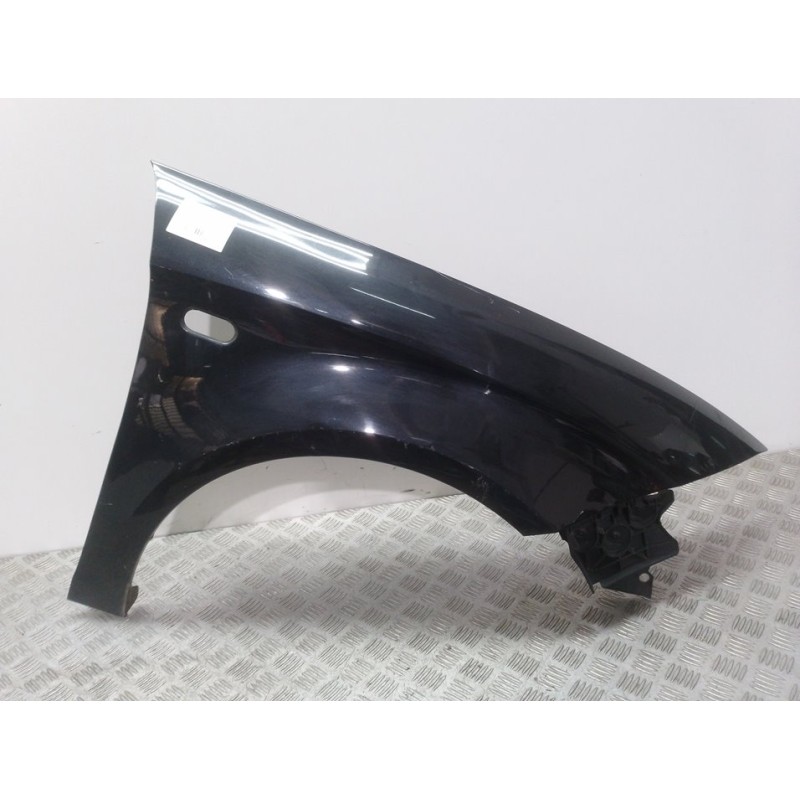 Recambio de aleta delantera derecha para ford focus berlina (cak) ambiente referencia OEM IAM 1350731 NEGRO 