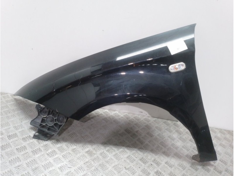 Recambio de aleta delantera izquierda para ford focus berlina (cak) ambiente referencia OEM IAM 1350732 NEGRO 