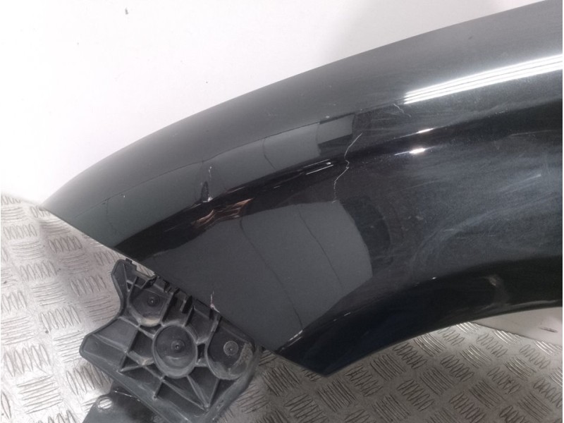 Recambio de aleta delantera izquierda para ford focus berlina (cak) ambiente referencia OEM IAM 1350732 NEGRO 