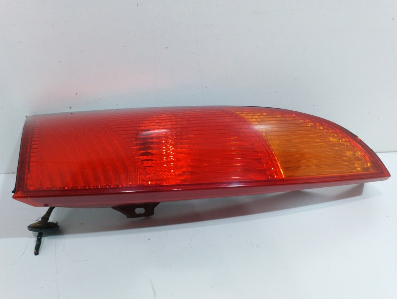 Recambio de piloto trasero derecho para ford focus berlina (cak) ambiente referencia OEM IAM 1214226   Recambio de piloto trasero derecho para ford focus berlina (cak) ambiente referencia OEM IAM 1214226