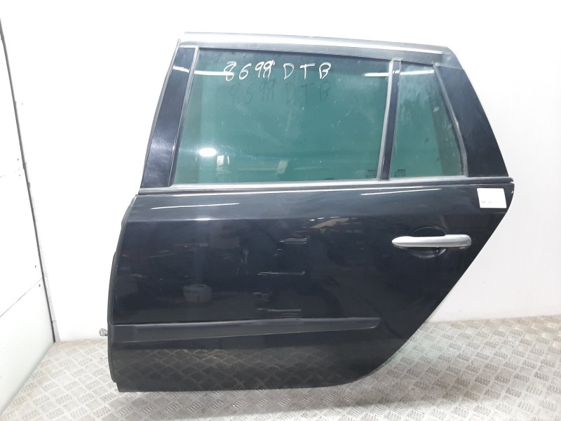 Recambio de puerta trasera izquierda para renault laguna ii grandtour (kg0) gt referencia OEM IAM 7751472440 NEGRO 