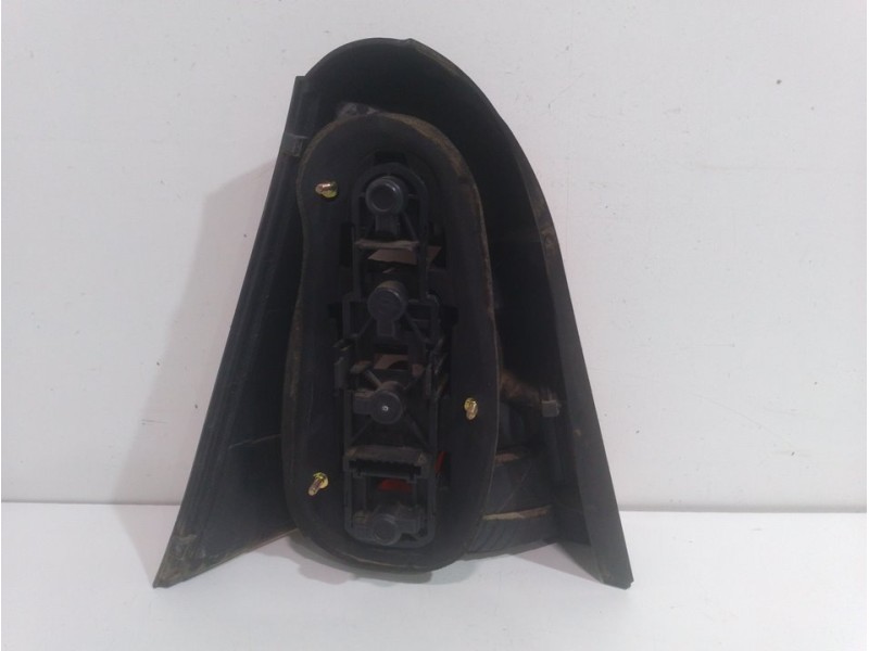 Recambio de piloto trasero derecho para mercedes-benz clase a (w168) 140 (168.031) referencia OEM IAM    Recambio de piloto trasero derecho para mercedes-benz clase a (w168) 140 (168.031) referencia OEM IAM