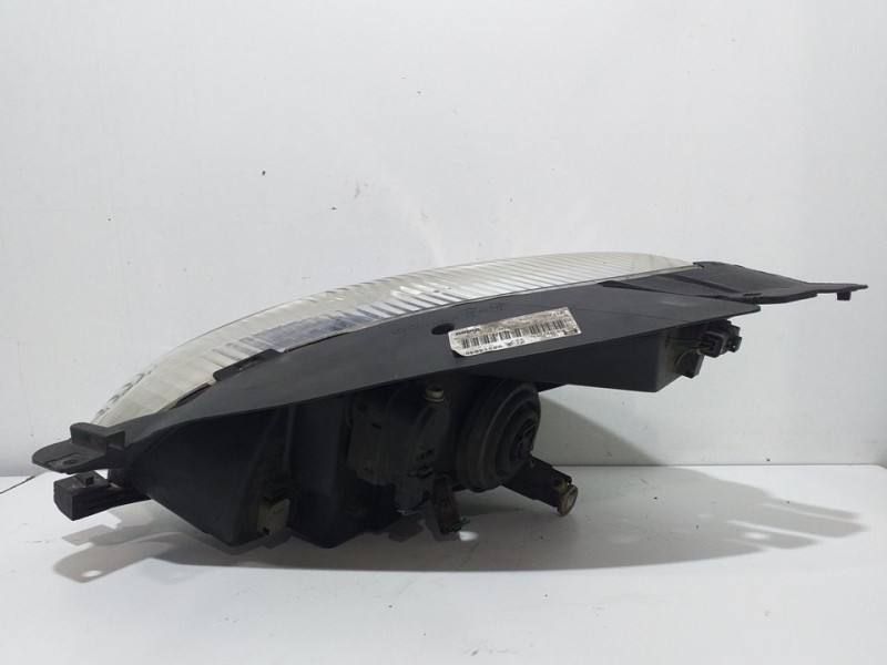 Recambio de faro derecho para citroën xsara picasso 1.8 16v referencia OEM IAM 6205W0  