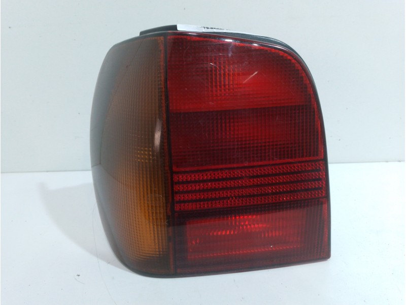 Recambio de piloto trasero izquierdo para volkswagen polo berlina (6n1) básico referencia OEM IAM 6N0945257  