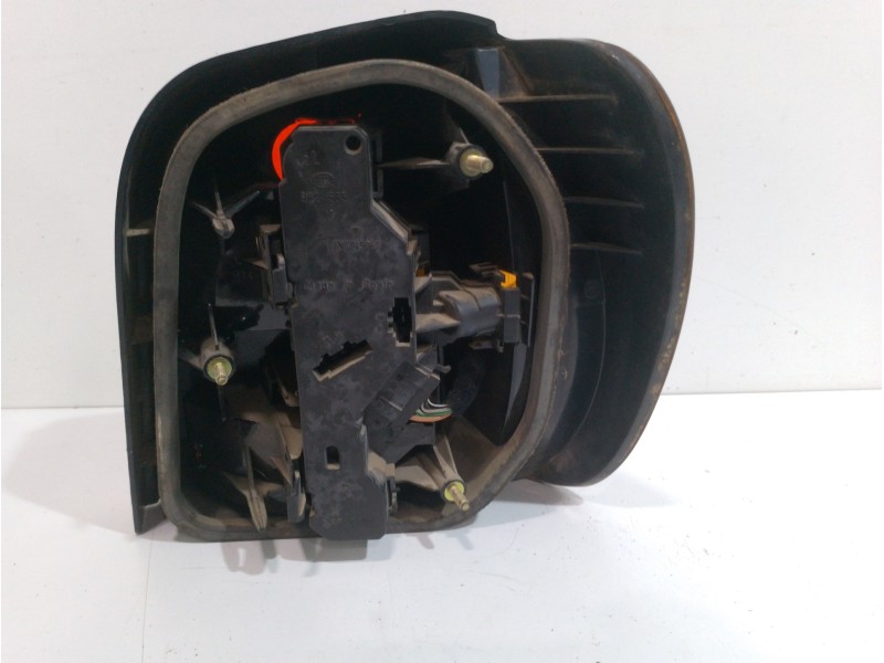 Recambio de piloto trasero izquierdo para volkswagen polo berlina (6n1) básico referencia OEM IAM 6N0945257  