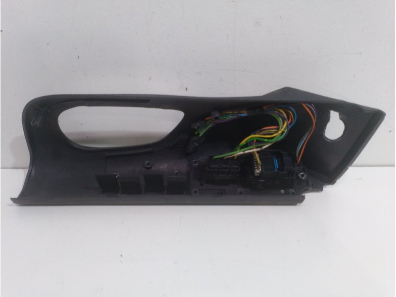 Recambio de mando elevalunas delantero izquierdo para peugeot 806 universal studios port aventura referencia OEM IAM    Recambio de mando elevalunas delantero izquierdo para peugeot 806 universal studios port aventura referencia OEM IAM