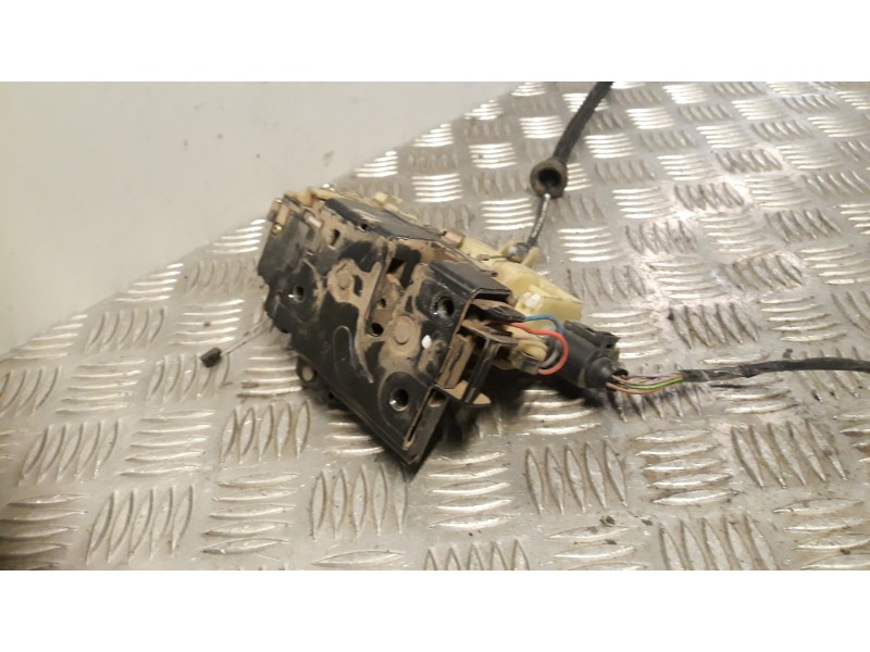 Recambio de cerradura puerta delantera izquierda para seat ibiza (6l1) cool referencia OEM IAM 7E1837015A  