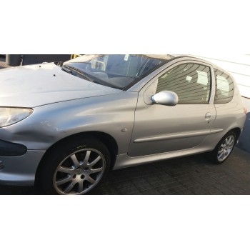 PEUGEOT 206 BERLINA