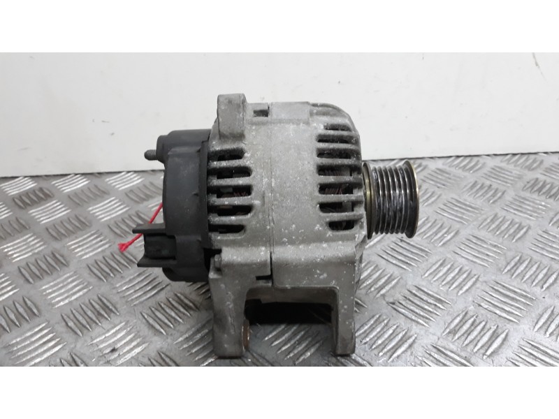 Recambio de alternador para renault megane ii berlina 5p dynamique referencia OEM IAM 8200290215 2542818D 