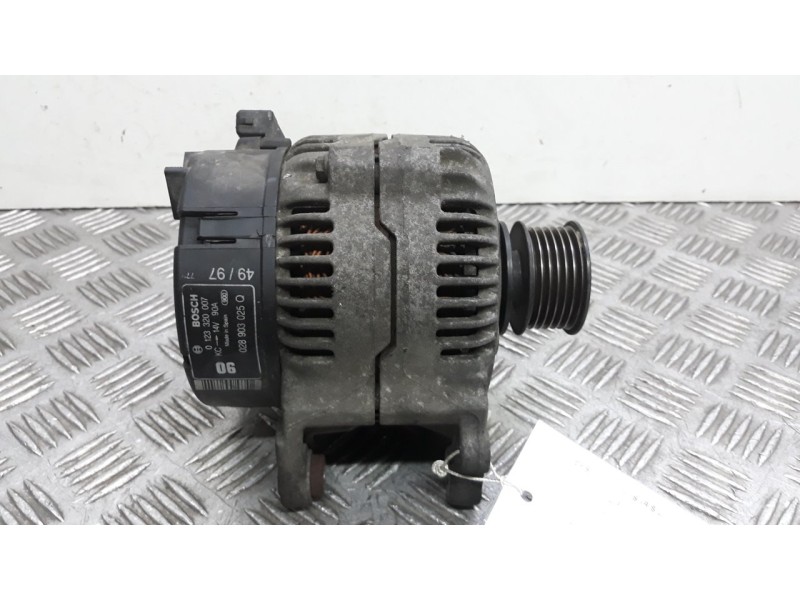 Recambio de alternador para volkswagen polo berlina (6n1) básico referencia OEM IAM 0123320007  028903025Q