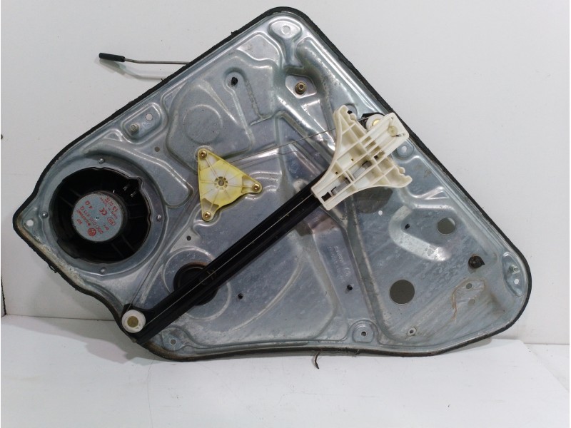 Recambio de elevalunas trasero izquierdo para volkswagen passat berlina (3b3) advance referencia OEM IAM 3B5839755C  