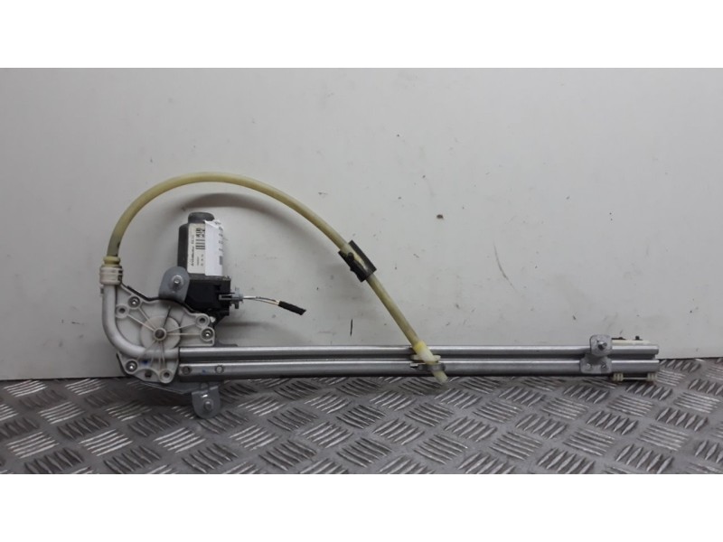 Recambio de elevalunas trasero derecho para renault laguna grandtour iii dynamique referencia OEM IAM 827000001R  