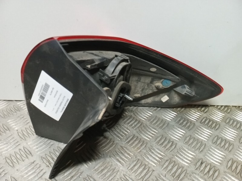 Recambio de piloto trasero izquierdo para ford c-max (ceu) trend referencia OEM IAM 1899778  