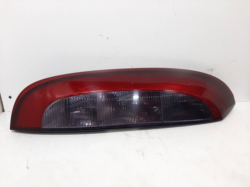 Recambio de piloto trasero izquierdo para opel corsa c club referencia OEM IAM   