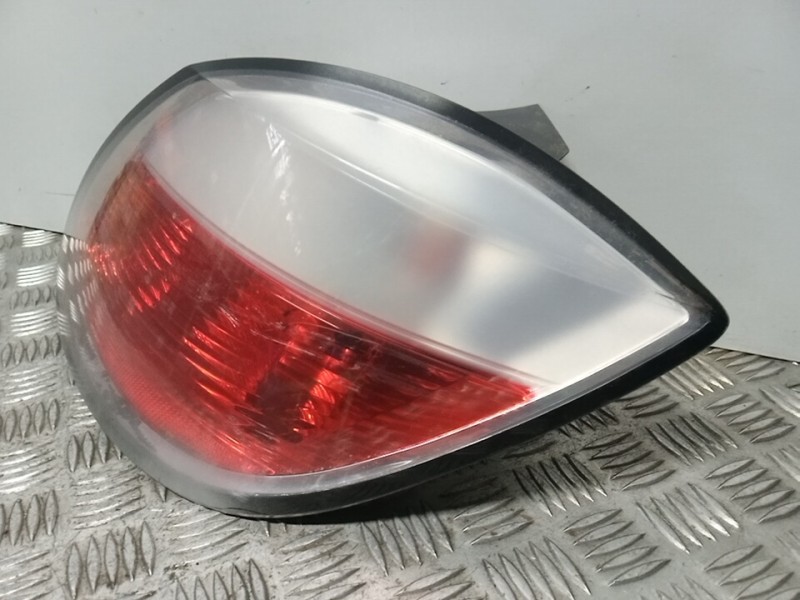 Recambio de piloto trasero derecho para opel astra h berlina cosmo referencia OEM IAM   