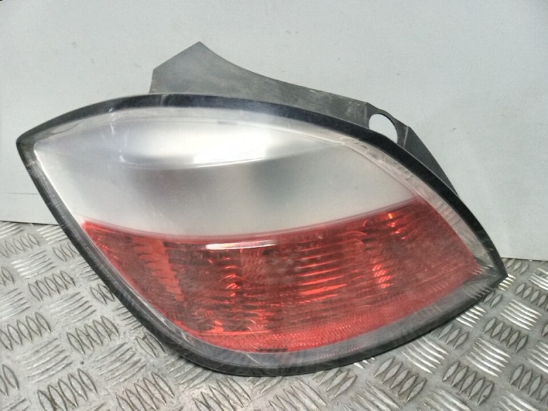 Recambio de piloto trasero izquierdo para opel astra h berlina cosmo referencia OEM IAM   