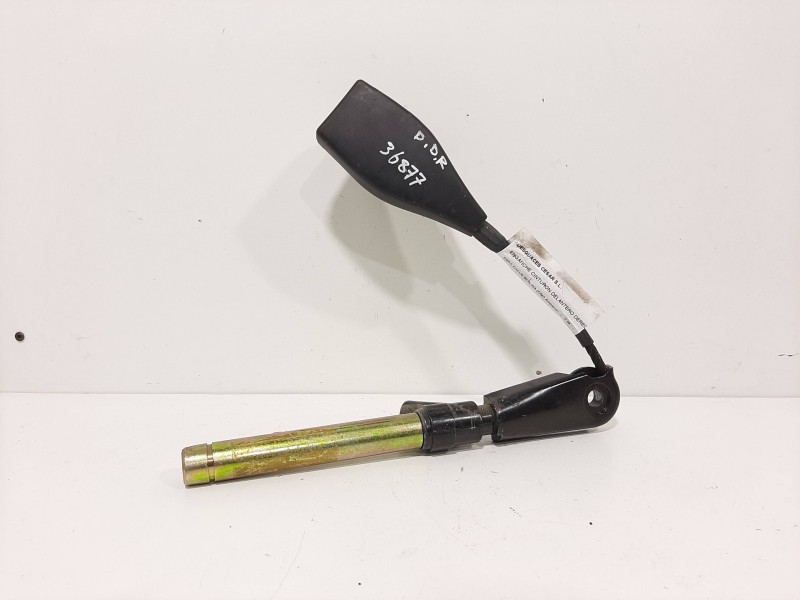 Recambio de enganche cinturon delantero derecho para ford focus berlina (cak) ambiente referencia OEM IAM   