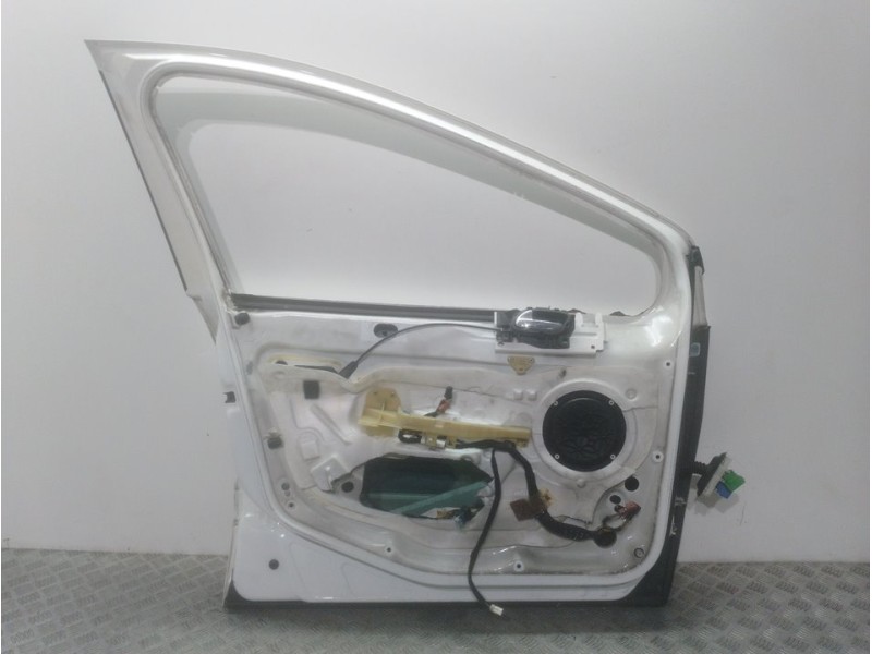 Recambio de puerta delantera izquierda para peugeot 308 premium referencia OEM IAM  BLANCO 
