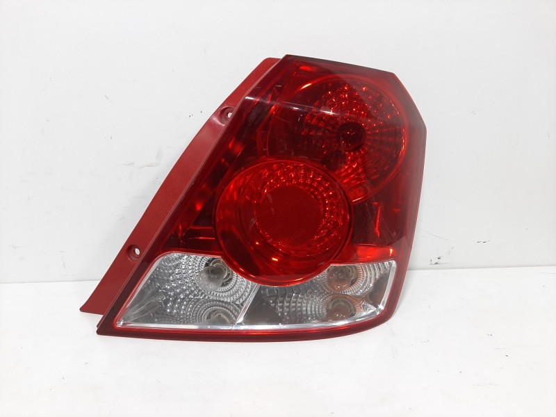 Recambio de piloto trasero derecho para chevrolet kalos 1.4 se referencia OEM IAM 96540269  