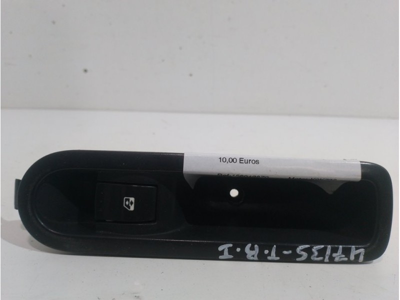 Recambio de mando elevalunas trasero izquierdo para renault megane ii familiar dynamique referencia OEM IAM 156013870  
