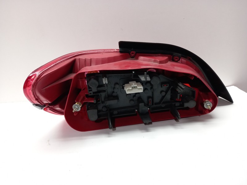 Recambio de piloto trasero derecho para peugeot 406 berlina (s1/s2) stdt referencia OEM IAM 6351L5  