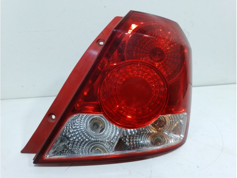 Recambio de piloto trasero derecho para chevrolet kalos 1.4 se referencia OEM IAM 96540269  