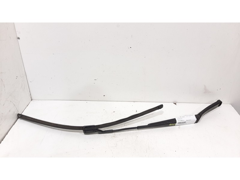 Recambio de brazo limpia delantero derecho para skoda rapid ambition referencia OEM IAM 5JB955410  