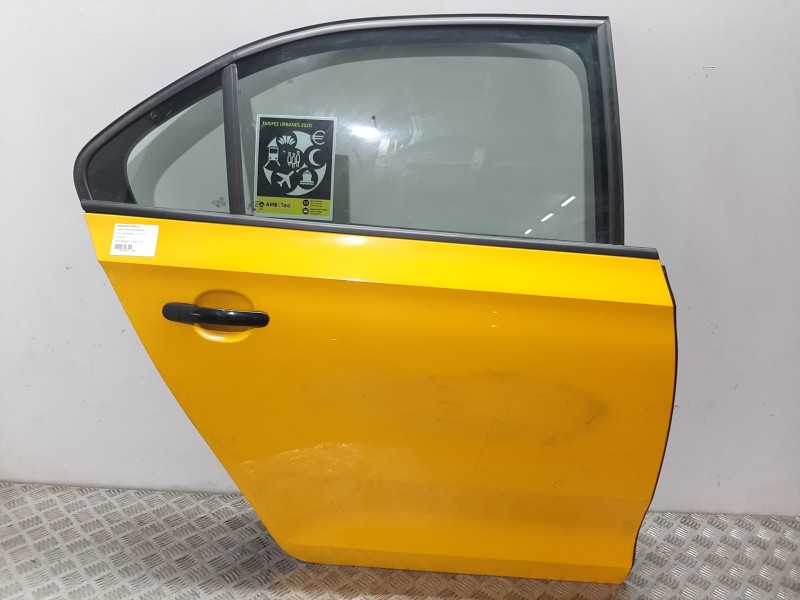Recambio de puerta trasera derecha para skoda rapid ambition referencia OEM IAM 5JA833052C AMARILLO (TAXI) 