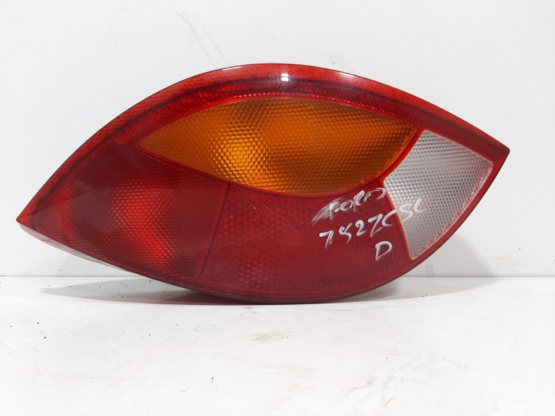 Recambio de piloto trasero derecho para ford ka (ccq) básico referencia OEM IAM 1105788  