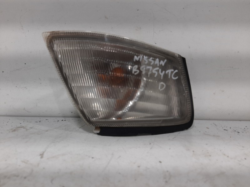 Recambio de piloto delantero derecho para nissan primera berlina (p11) slx referencia OEM IAM 261302F000  