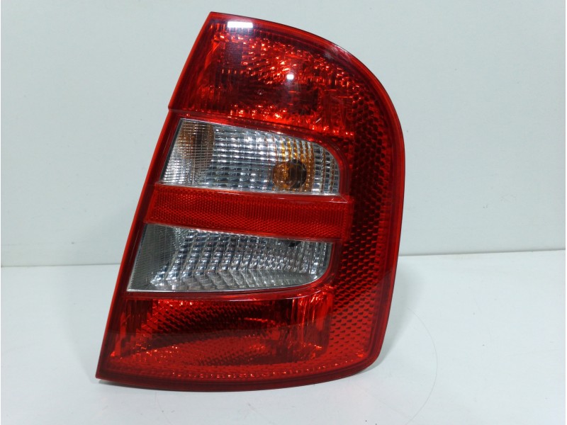 Recambio de piloto trasero derecho para skoda fabia (6y2/6y3) comfort line referencia OEM IAM 6Y9945112B   Recambio de piloto trasero derecho para skoda fabia (6y2/6y3) comfort line referencia OEM IAM 6Y9945112B