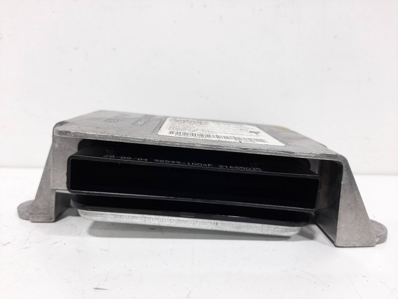 Recambio de centralita airbag para renault scenic ii confort dynamique referencia OEM IAM 8200411013A  
