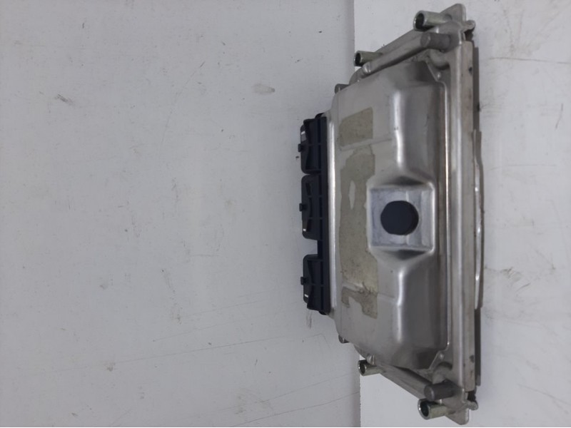 Recambio de centralita motor uce para peugeot 307 (s1) xt referencia OEM IAM 0281206943 9638765680 