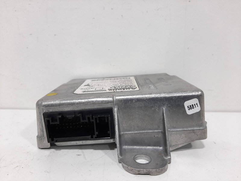 Recambio de centralita airbag para renault scenic ii confort dynamique referencia OEM IAM 8200411013A  