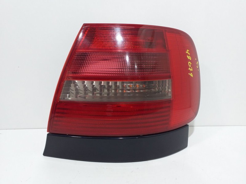 Recambio de piloto trasero derecho para audi a4 berlina (b5) 1.8 referencia OEM IAM  289922 9D0945096F