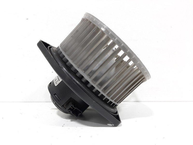 Recambio de motor calefaccion para ssangyong actyon 200 xdi referencia OEM IAM 40510440 12V 