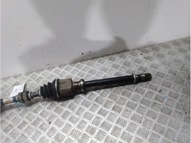 Recambio de transmision delantera derecha para nissan primera berlina (p12) acenta referencia OEM IAM 438100  