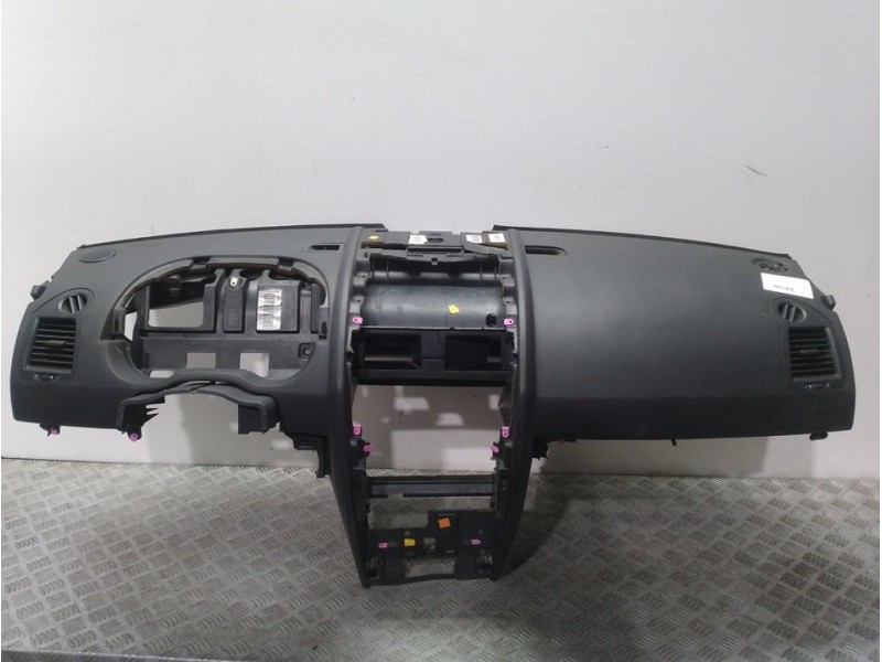 Recambio de salpicadero para renault megane ii classic berlina expression referencia OEM IAM   