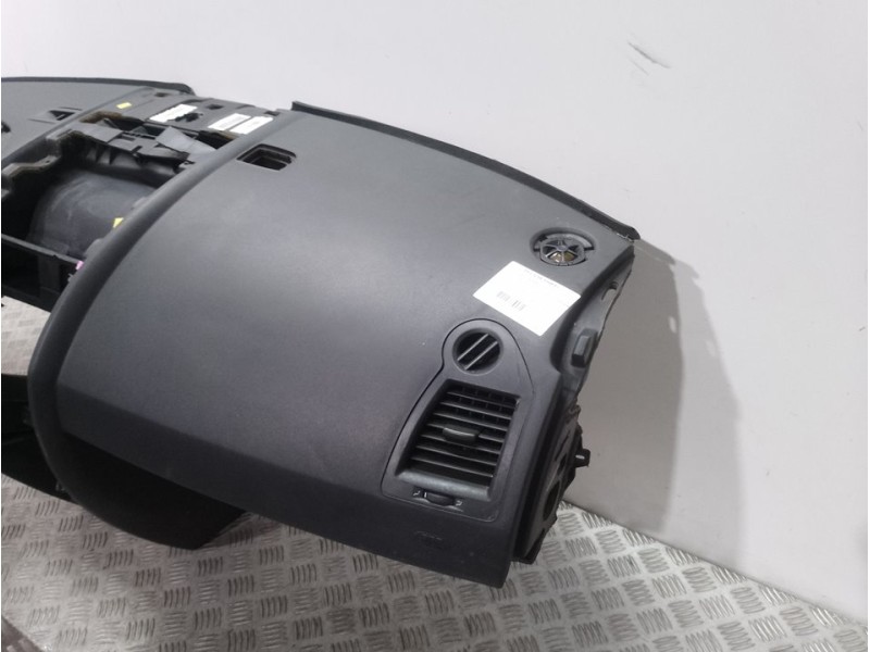 Recambio de salpicadero para renault megane ii classic berlina expression referencia OEM IAM   