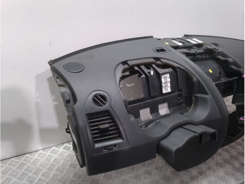 Recambio de salpicadero para renault megane ii classic berlina expression referencia OEM IAM   