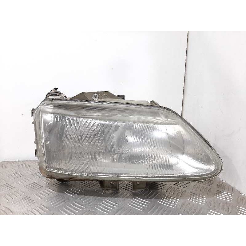 Recambio de faro derecho para renault laguna (b56) 2.0 rt (b56c/h/l) referencia OEM IAM 7701038262  